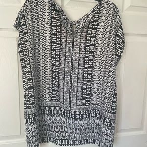 Chicos black and white top, size 3, XL